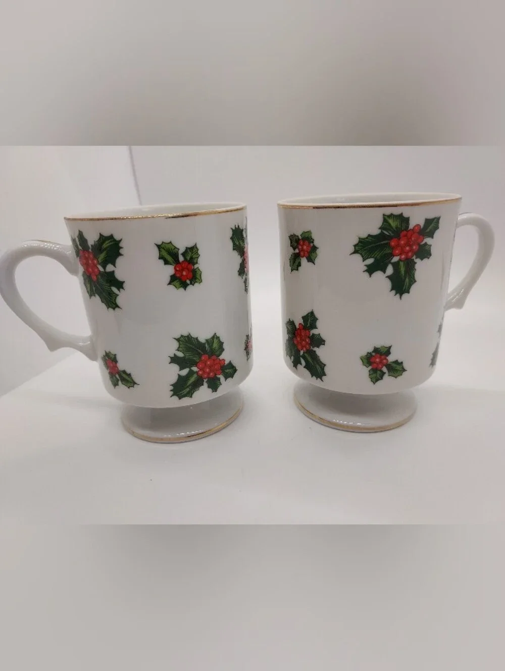 Vintage Lefton 8oz Christmas Holly Berry Footed Porcelain Coffee Mug Cups (2)